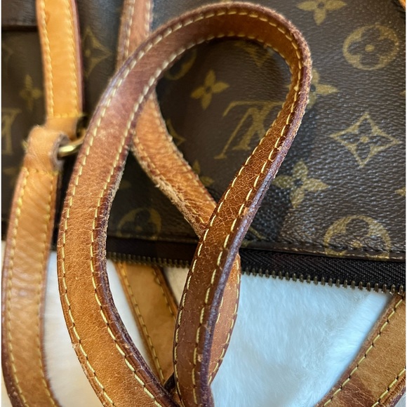 Authentic Louis Vuitton Totally MM Shoulder Bag - Picture 9 of 15